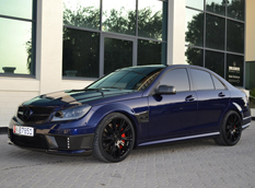 Уникальный Mercedes C63 AMG в тюнинге Brabus