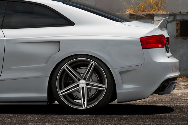 Audi RS5 Coupe в тюнинге OSS Designs и Vossen