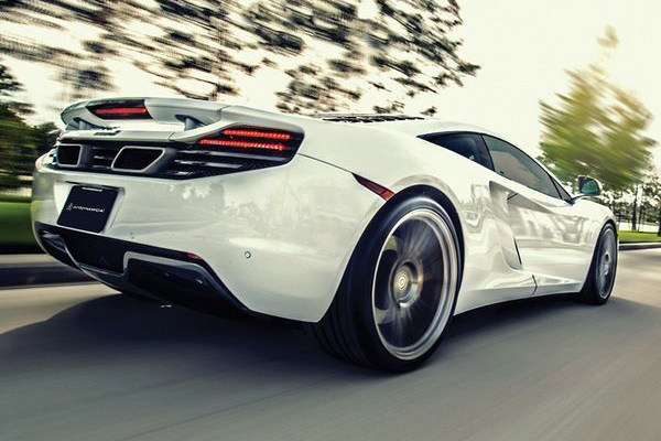 Autodynamica форсировала McLaren MP4-12C