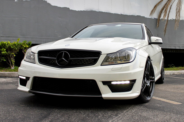 Mercedes-Benz C63 AMG от Renntech и HRE Wheels