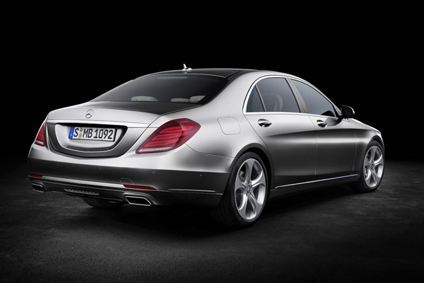 Mercedes показал официальные фото S-Class W222