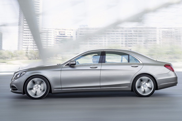 Mercedes показал официальные фото S-Class W222