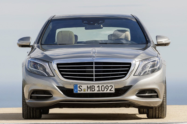 Mercedes показал официальные фото S-Class W222