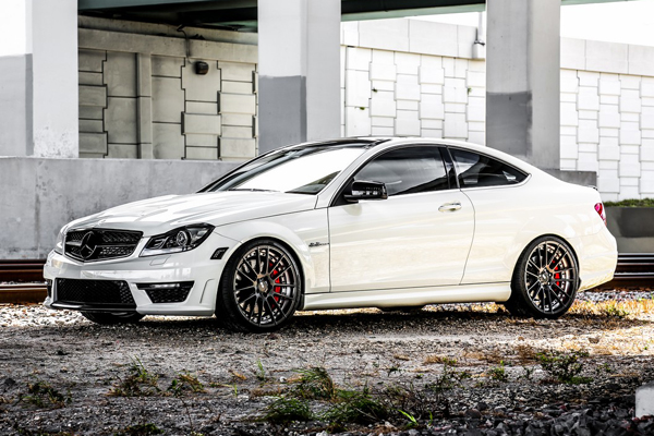 Mercedes-Benz C63 AMG в тюнинге Mode Carbon