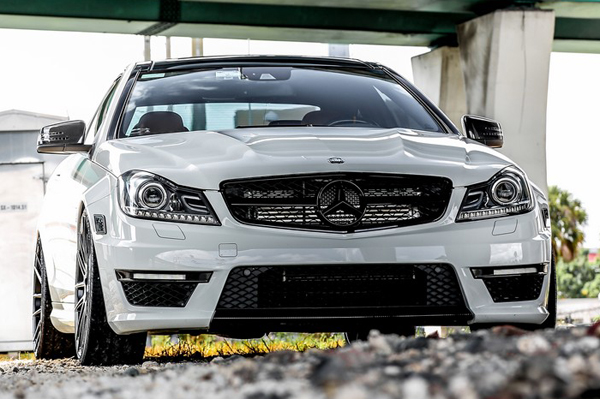 Mercedes-Benz C63 AMG в тюнинге Mode Carbon