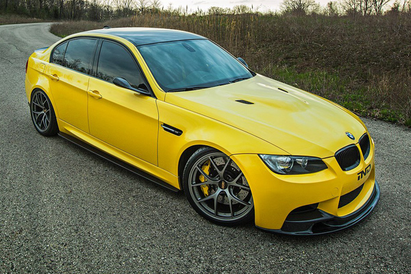 BMW M3 (E90) Dakar Yellow в тюнинге ателье IND