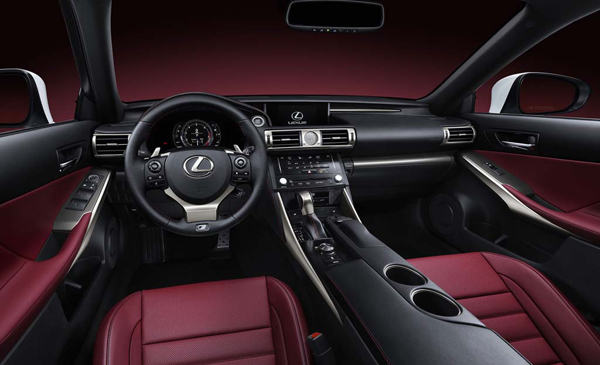 Стали известны рублевые цены на новый Lexus IS 