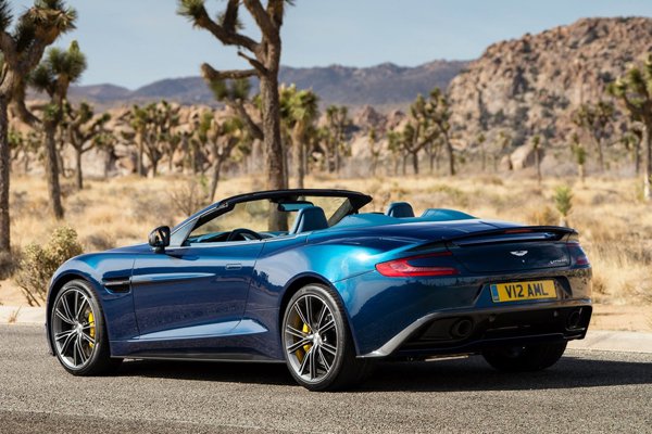 Aston Martin представил кабриолет Vanquish Volante