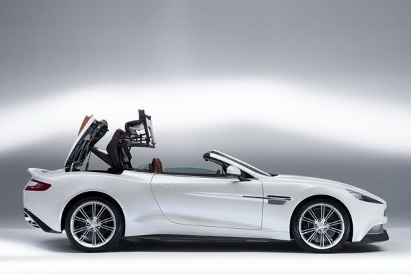 Aston Martin представил кабриолет Vanquish Volante