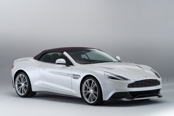 Aston Martin представил кабриолет Vanquish Volante