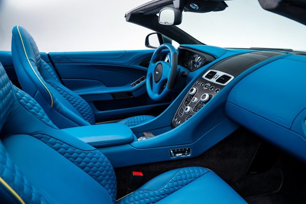 Aston Martin представил кабриолет Vanquish Volante