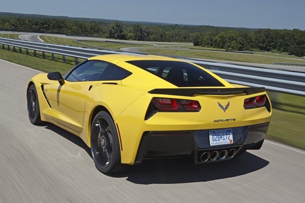 Chevrolet объявил цены и динамику Corvette Stingray