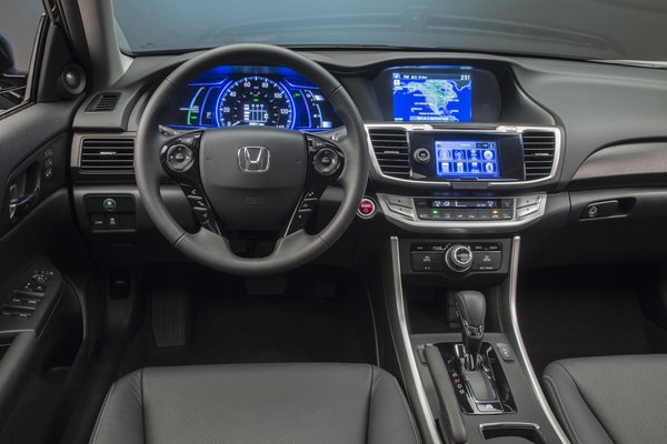 Honda представила гибрид Accord Hybrid