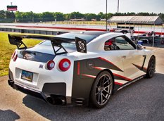 Болид ClubSport GTR USE от Switzer Performance