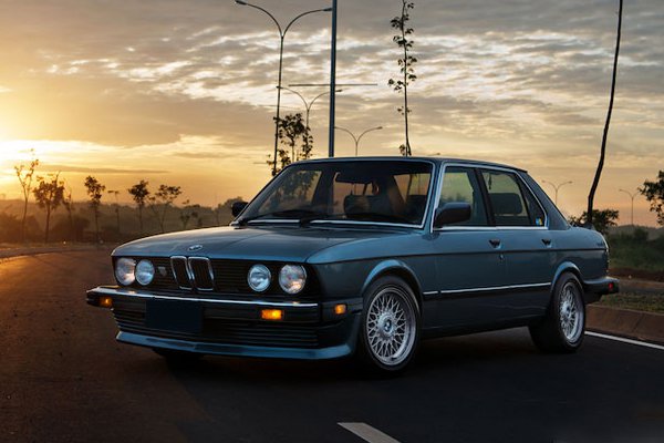 BMW 5-Series (E28) - доработанная классика 