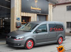 Матовый Volkswagen Caddy от SchwabenFolia