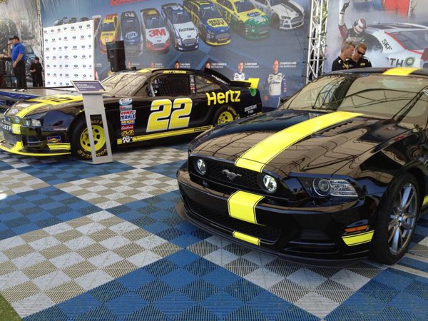 Ford Mustang GT от Hertz и Penske Racing