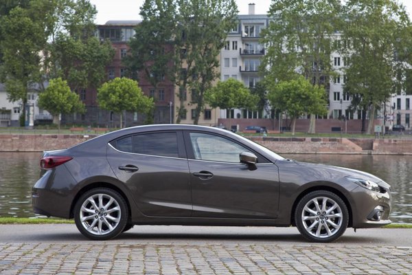 Mazda 3 седан 2014 - официальный пресс-релиз 