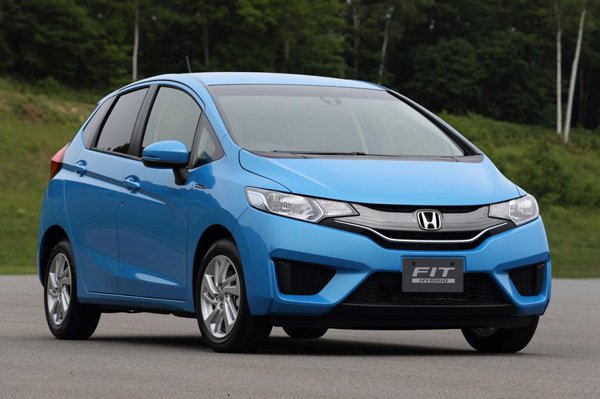 Honda начнет продажи гибрида Fit в сентябре