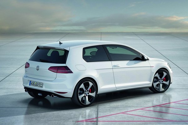 Volkswagen объявил российские цены Golf GTI