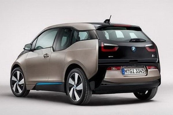 В сеть попали фото серийного электрокара BMW i3 