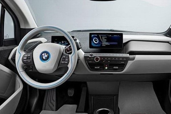 В сеть попали фото серийного электрокара BMW i3 