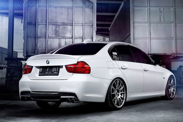 Индонезийская доработка BMW 3-Series (E90)