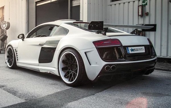 Audi R8 Coupe в тюнинге Famous Parts 