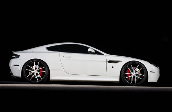 Aston Martin V8 Vantage S от Exclusive Motoring