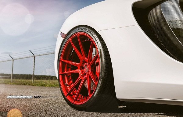 McLaren MP4-12С с дисками ADV.1 от Wheels Boutique