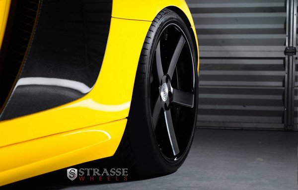 Audi R8 V10 Plus на дисках Strasse Wheels