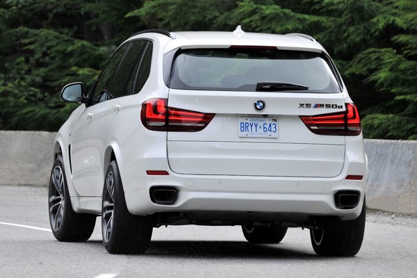 BMW презентовал дизельный кроссовер X5 M50d 