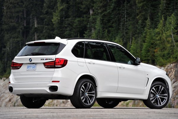 BMW презентовал дизельный кроссовер X5 M50d 