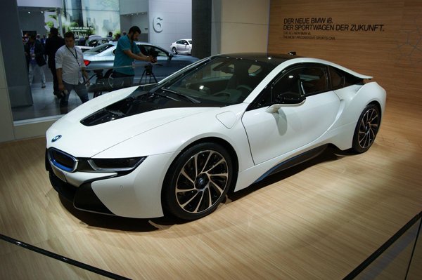 Во Франкфурте состоялся дебют серийного BMW i8