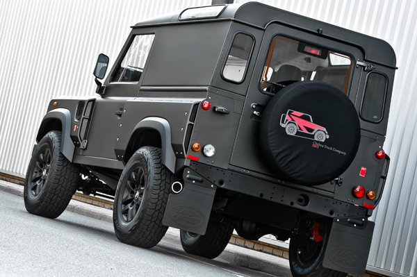 Land Rover Defender в тюнинге A. Kahn Design