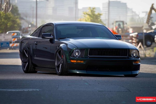 Bullitt Mustang на вогнутых дисках Vossen Wheels