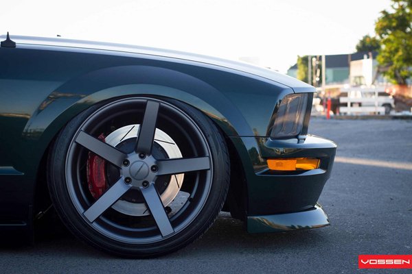 Bullitt Mustang на вогнутых дисках Vossen Wheels