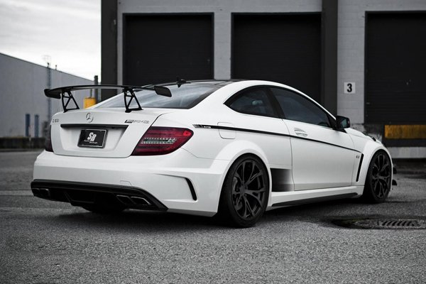 Mercedes C63 Black Series на дисках PUR Wheels