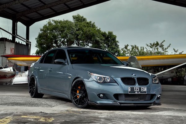 BMW 530i (E60) стилизованный под M5