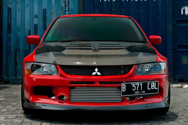 Mitsubishi Lancer Evolution VIII «STI LOL»