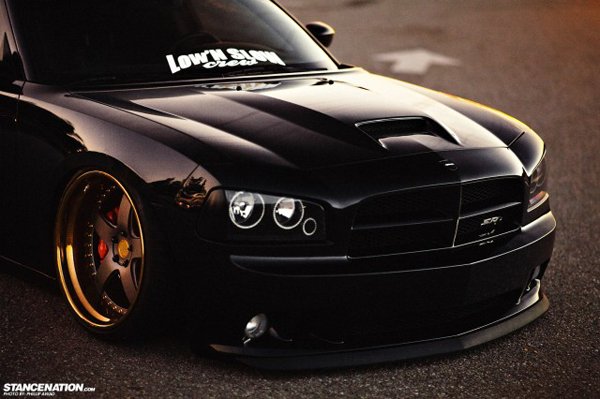 Dodge Charger SRT8 - из седана в лоурайдер 