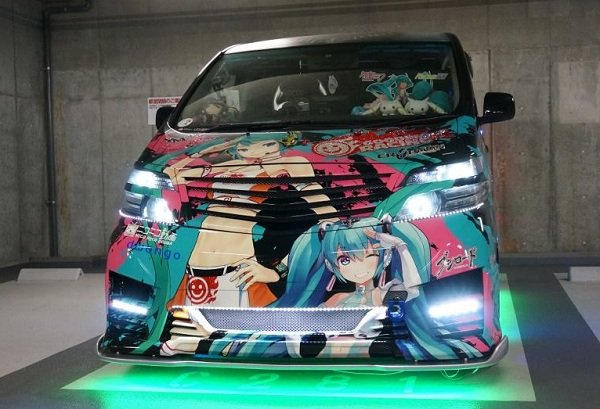 Минивэн Toyota в уникальном японском тюнинге