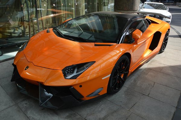 Lamborghini Aventador Roadster SV от DMC