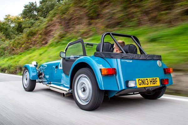 Caterham представил бюджетный спорткар Seven 160