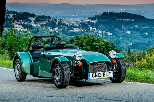 Caterham представил бюджетный спорткар Seven 160