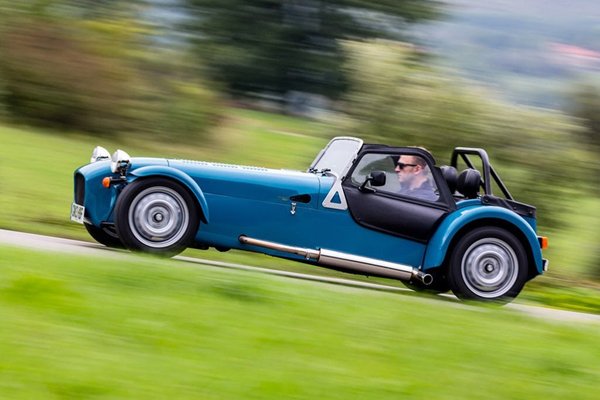 Caterham представил бюджетный спорткар Seven 160