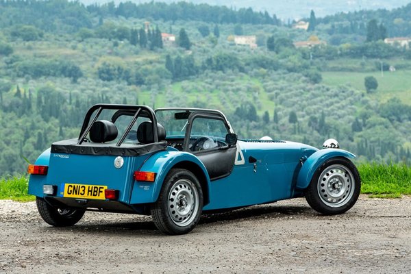 Caterham представил бюджетный спорткар Seven 160