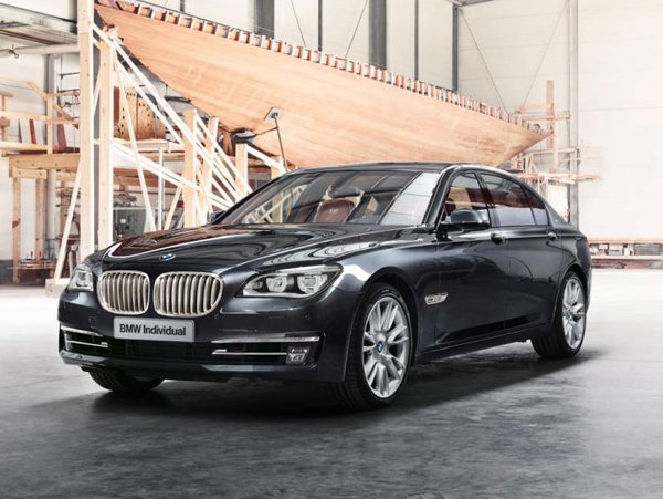 BMW 760Li Sterling - седан с 10-ю кг серебра