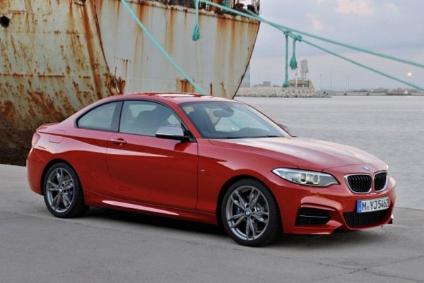 В сети появились официальные фото BMW M235i 