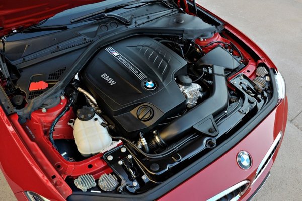 В сети появились официальные фото BMW M235i 